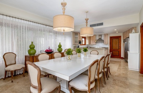 Barrio New York Villa | Charming villa with pool, bbq and sea view.