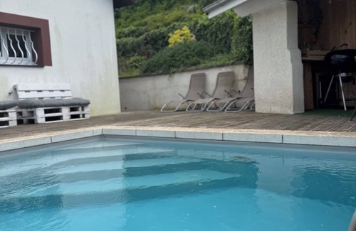 Domarin Villa | Charming villa with pool and BBQ, 1 min from Bourgoin-jallieu