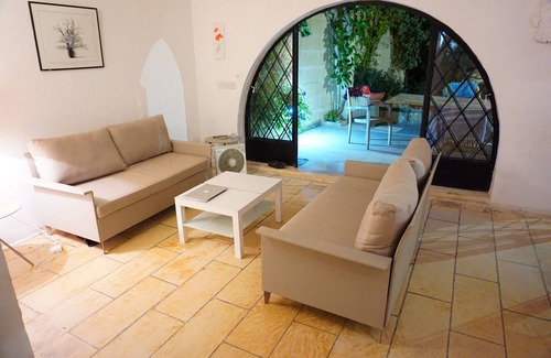 Naxxar House | Charming village house of character with private pool & lovely garden
