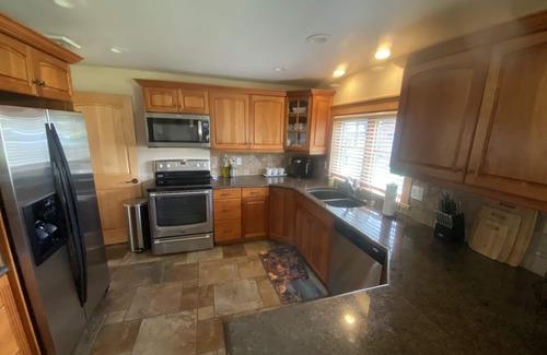 Roseburg House | Charming Vineyard Estate