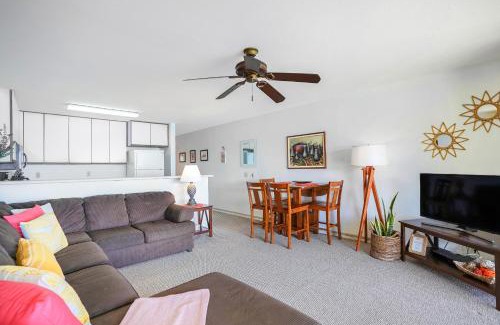 Wailua House Lots House | Charming Wailua Bay View Oceanfront Top Floor with an Amazing View!