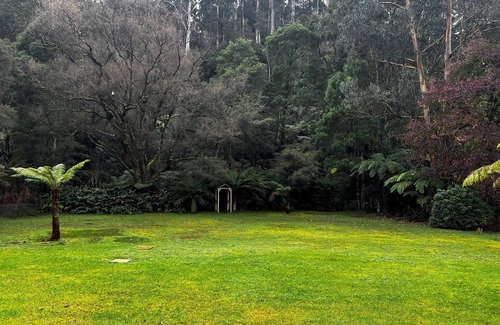 Warburton House | Charming Warburton Getaway!