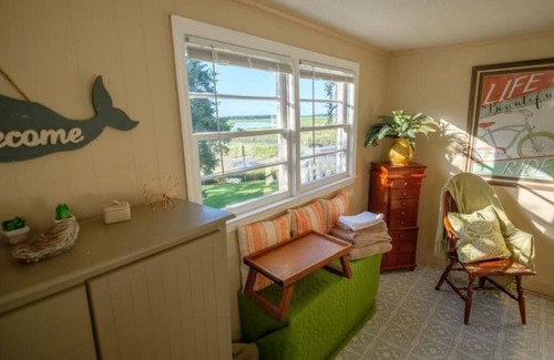 Murrells Inlet House | Charming Waterfront Cottage – Private Dock, Panoramic Views, and park passes!