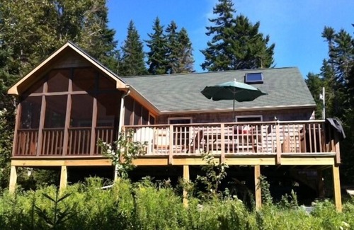 Corea House | Charming waterfront Cape on 5 acres - Protected habitat - Bikes and Kayaks Incl