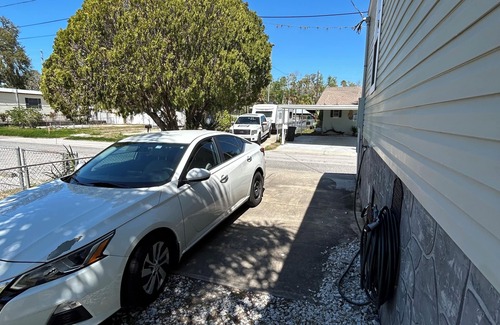 Homosassa House | Charming Waterfront 2-bedroom mobile home in Old Homosassa with direct access!