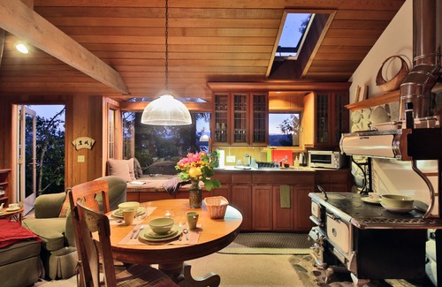 Freeland Cottage | Charming Waterfront Cottage-NO CLEANING FEE-Water, Mountain & Sunset View
