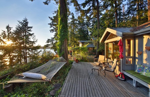 Freeland Cottage | Charming Waterfront Cottage-NO CLEANING FEE-Water, Mountain & Sunset View