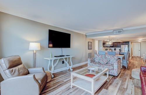 Folly Field Condo | Charming Waterfront Getaway with Seasonal Pool & Hot Tub, Tennis, Beach Access