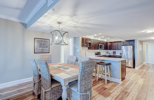 Folly Field Condo | Charming Waterfront Getaway with Seasonal Pool & Hot Tub, Tennis, Beach Access