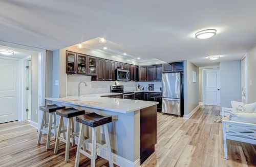 Folly Field Condo | Charming Waterfront Getaway with Seasonal Pool & Hot Tub, Tennis, Beach Access