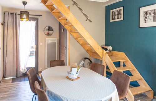 Le Menil Ski Chalet | Charming waterside chalet La Zaubette
