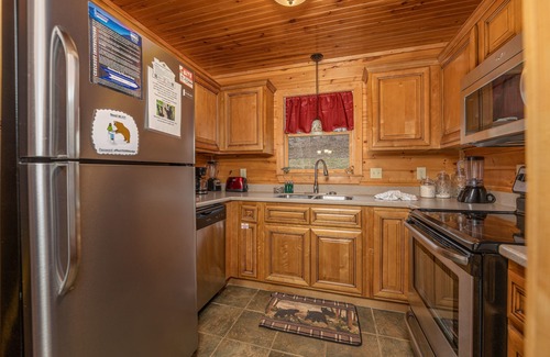 Gatlinburg - Pigeon Forge Cabin | Charming Wears Valley Log Cabin