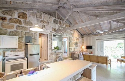 Merlin Bay House | Charming West Coast Cottage Near Beach