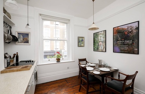 Fitzrovia Apartment | Charming West End Residence in Peaceful Fitzrovia