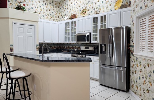 East County Civic Group House | Charming Wheel-Chair Accessible 3-bedroom house in lovely Valrico