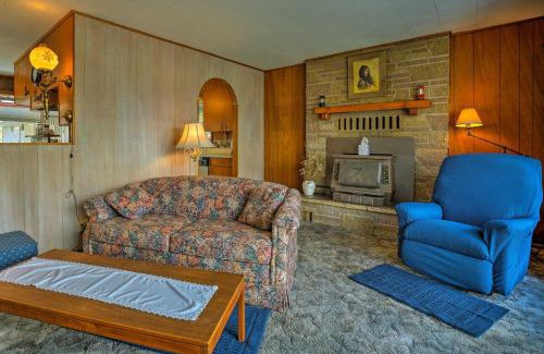 White Bird House | Charming White Bird Home with Mtn and Salmon River View