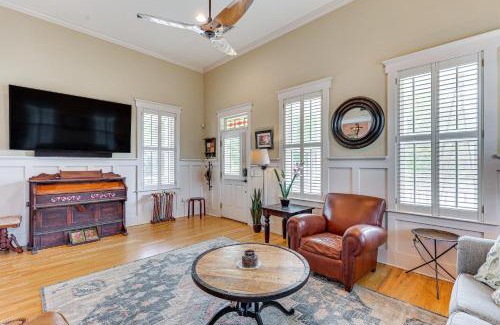 Wilmington House | Charming Wilmington Cottage - Walk to Downtown!