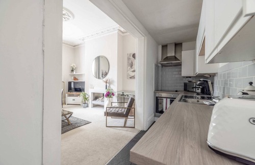 Windsor Apartment | Charming Windsor Retreat | Cozy 1Bed/1Bath