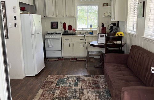 Buellton Cottage | Charming Wine Country Cottage, Pet Friendly!