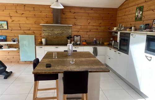 Pibrac Villa | CHARMING WOODEN VILLA WITH PRIVATE POOL. BRIGHT, QUIET, NEAR TOULOUSE.