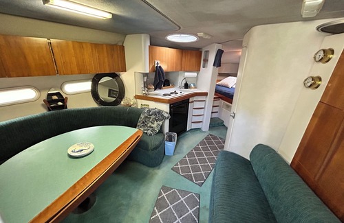 New Meadows Boat Rental | Charming Yacht docked on the Little Salmon River Near Riggins