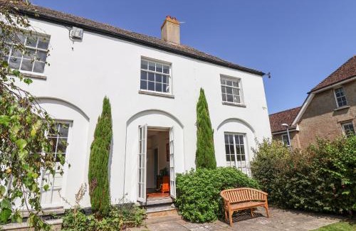 Charmouth House | Charmouth Lodge