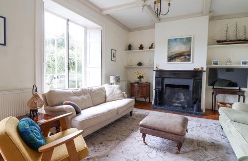 Charmouth House | Charmouth Lodge