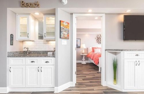 Folly Beach Apartment | Chas. Oceanfront 402 Condo