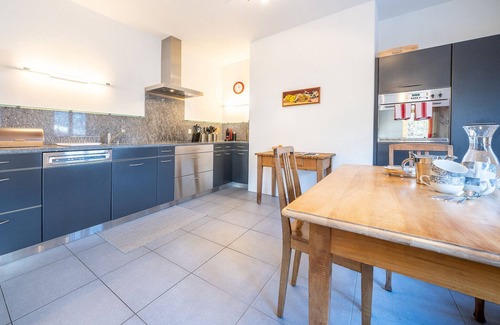 Sent Apartment | Chasa Curtin 17: Exclusive, spacious 4.5-room apartment in the beautiful village centre of Sent