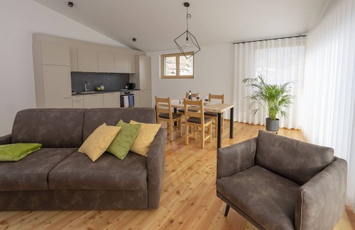 Mustair Apartment | Chasa Helvetia Trai: Newly built 3.5 room holiday flat with exclusive hotel service