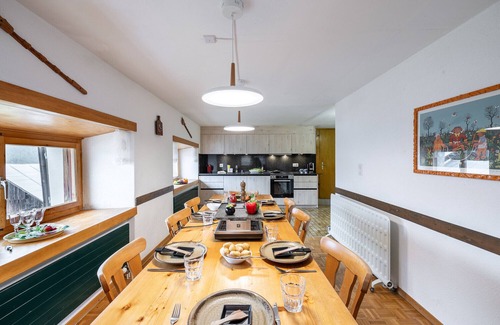 Vna Apartment | Chasa Moffa: Spacious 5.5-room flat in Vnà with panoramic views and private sauna
