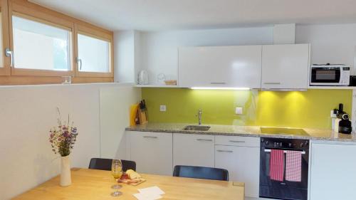 Tschlin Apartment | Chasa Samalgors