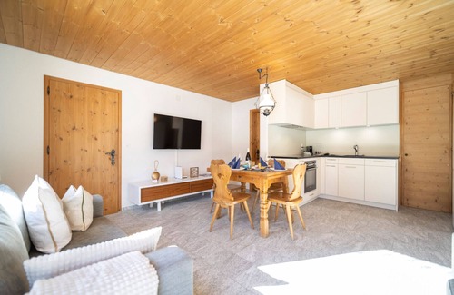 Sent Apartment | Chasa Sulai: Renovated holiday flat with a view Sent