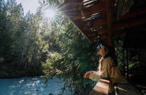 Lime Kiln House | Chase's River Cabin - Hot-tub Firepit & Fireplace