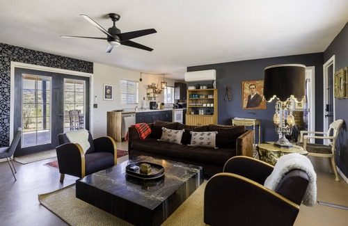 Pioneertown House | Chasing The Moon: Walk to Pappy's & Tub Views