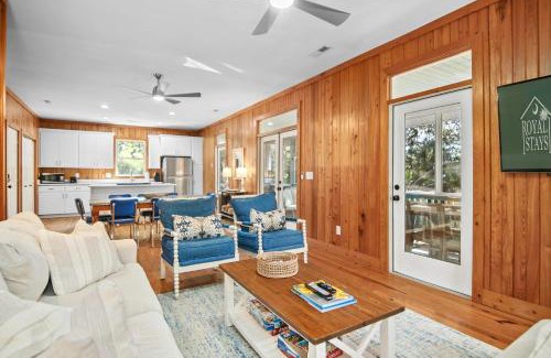 Edisto Island House | Chasing Waves Luxury Edisto Home 3 mins to Beach