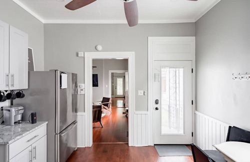 Germantown House | Chat on Garden Swings Germantown Getaway