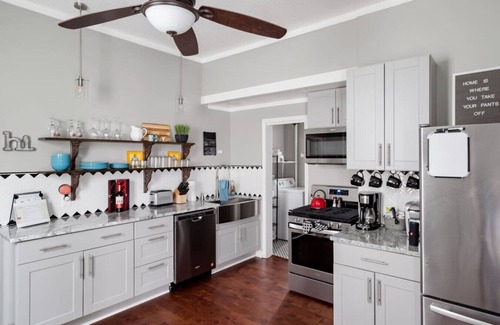 Germantown House | Chat on Garden Swings Germantown Getaway