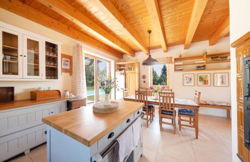 Nova Paka Ski Chalet | Chata Eva