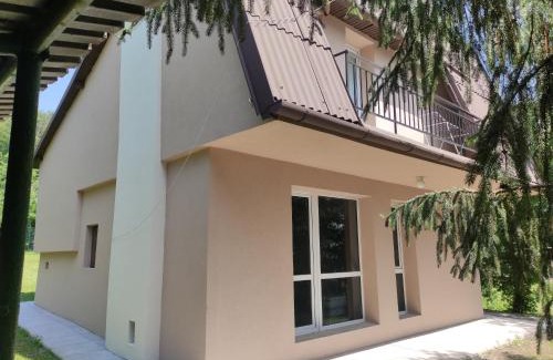 Kaluza House | Chata na šírave