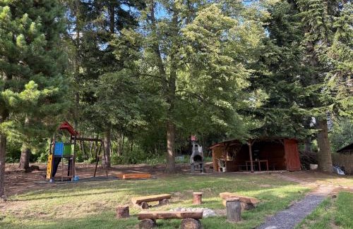 Tatranska Strba Cabin | Chata na lúke