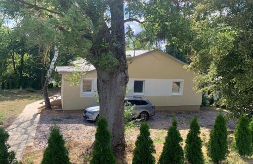 Santovka House | Chata nad kúpaliskom Santovka