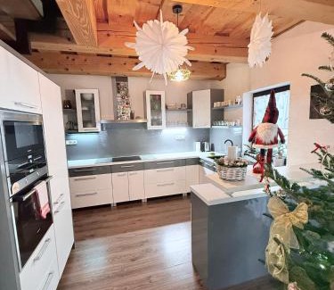 Dolna Lehota Ski Chalet | Chata pri Jazere