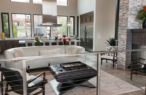 Hurricane House | Chateau 58 ~ Ultra Luxury Mansion ~ Pool ~ Events!