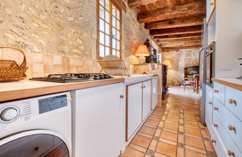 Perigueux House | Château Barbadeau – Exceptional Stay with Private Pool in the Heart of Périgord