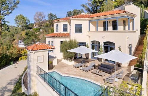 Beverly Hills House | Chateau Beverly Hills by Stay Awhile Villas