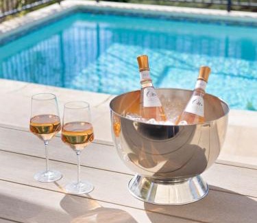 Beverly Hills House | Chateau Beverly Hills by Stay Awhile Villas