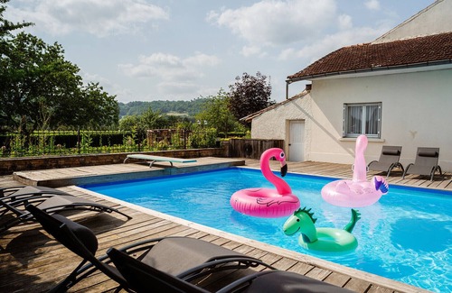 Prayssac Villa | Chateau Camp del Saltre Main house with beautiful vineyard and swimming pool