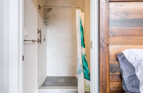 Lagoon Point House | Chateau Coho - Beach Access