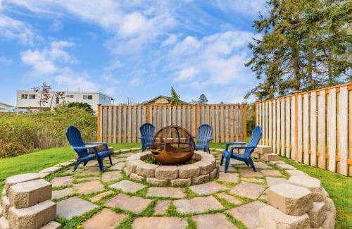 Lagoon Point House | Chateau Coho by AvantStay Easy Beach Access